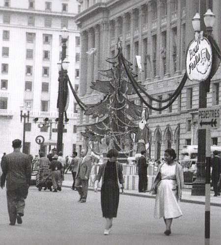 Natal de 1953 na Praça Ramos de Azevedo, São Paulo/Reprodução