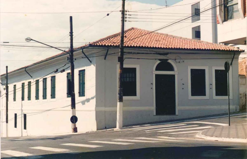 Casarão que abriga o Museu Rodrigues Alves, em Guaratinguetá.