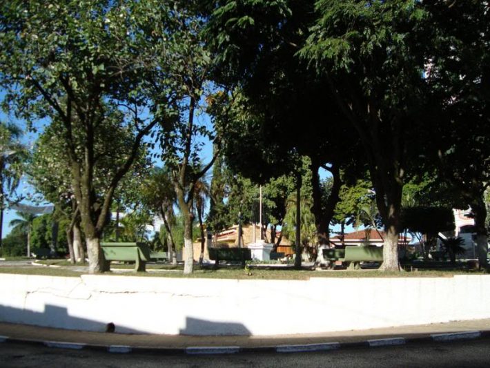 Praça Getúlio Vargas em Álvares Machado.