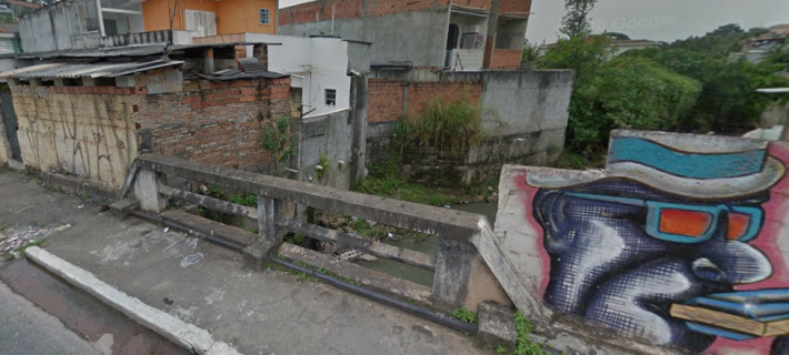 Trecho nao canalizado do córrego Franquinho é responsável por alagmentos em ruas da zona leste . 