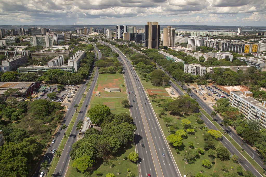 Brasília, desafio para o pedestre. 