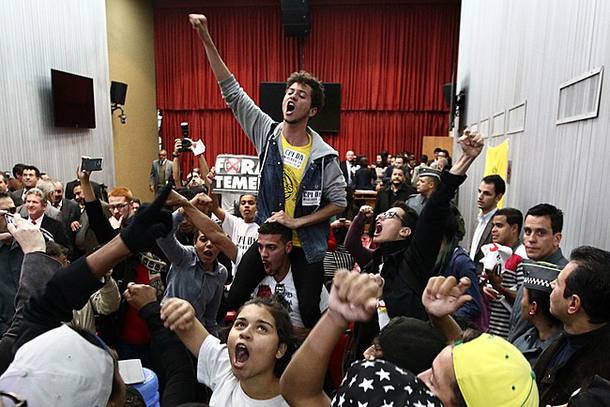 Estudantes protestam em CPI da Merenda. Foto: Márcio Fernandes/Estadão